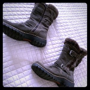 Women’s BARE TRAPS leather winter boots size 8.5